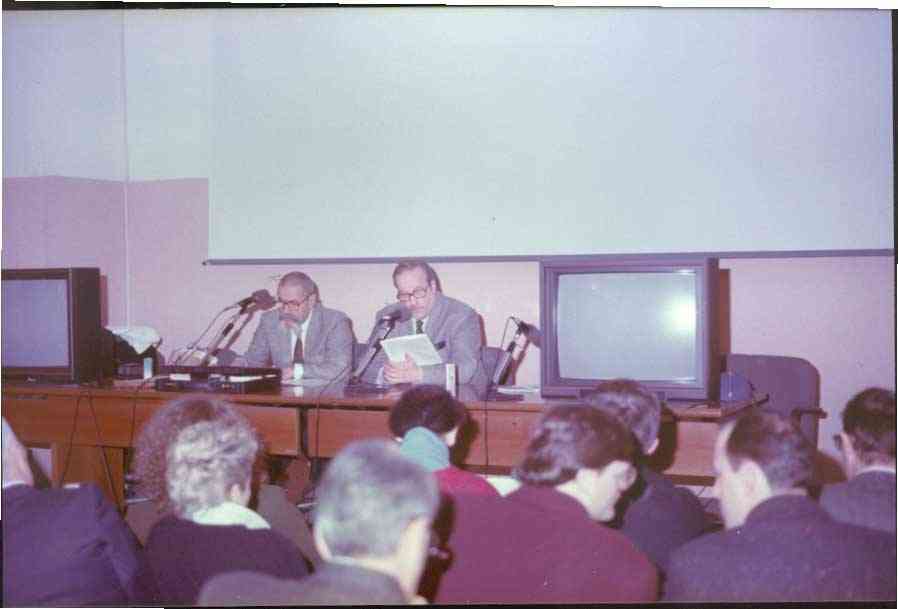 cong2.jpg (28127 byte)